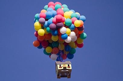 氦气球升空
